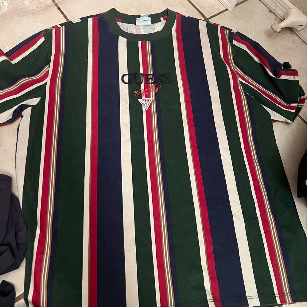 NWOT Guess Tshirt Size Medium